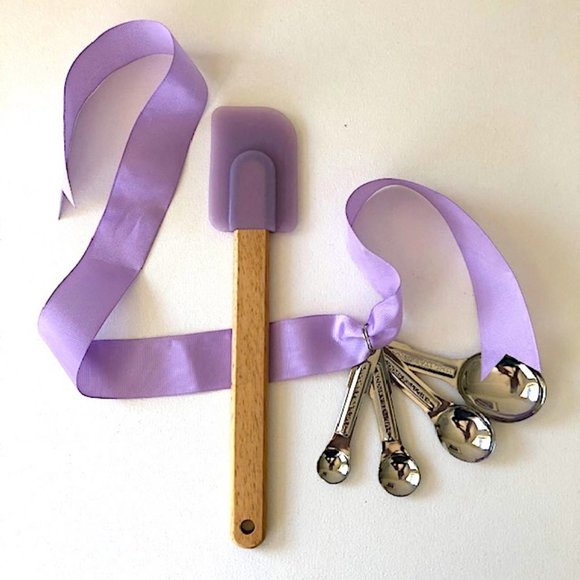 Chocolate Truffle Cookbook & Spatula Gift - Picture 7 of 15